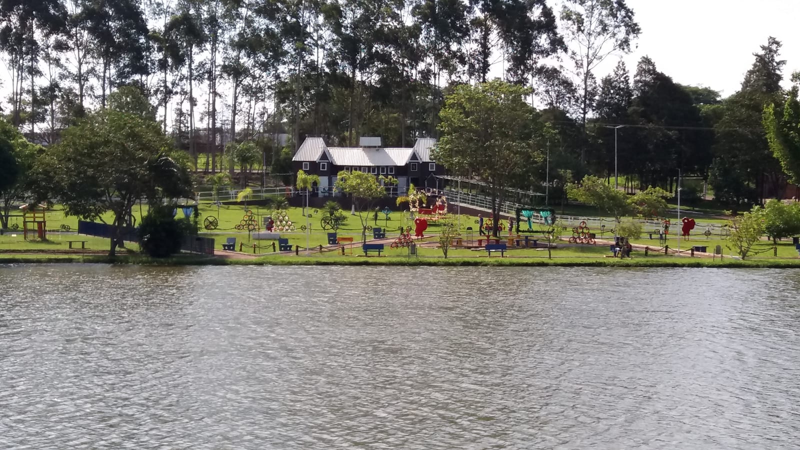 Lago Municipal no Parque Dr. Enni Jorge Draib em Leme